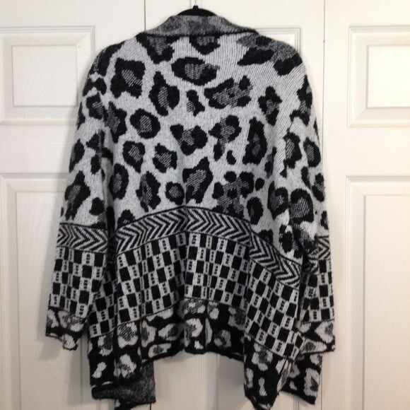 JOSEPH A Woman Size 1X Black White Drape Collar open Cardigan Animal Geometric - Picture 9 of 10